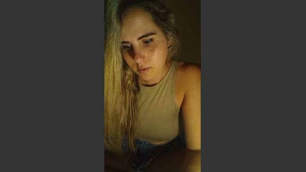 Emilyvuxa natural Webcam SHOW @ Cam4 11-03-2026