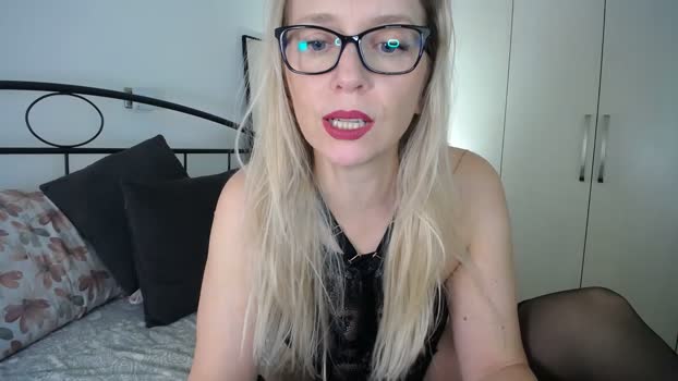 Michelina87 spank Webcam SHOW @ Cam4 12-03-2026