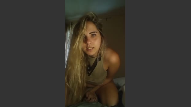 Emilyvuxa kissing Webcam SHOW @ Cam4 31-03-2026