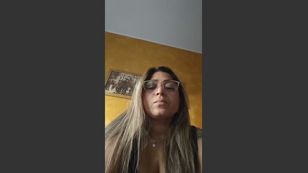 thalia1979 spanking Webcam SHOW @ Cam4 31-03-2026