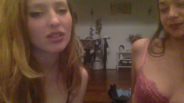 chloeetthomas play Webcam SHOW @ Cam4 02-04-2026