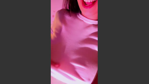 Aloneathome22 spank Webcam SHOW @ Cam4 04-04-2026