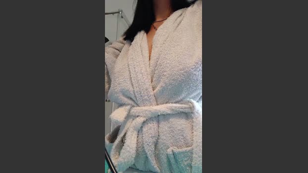 Adelaide986 legs Webcam SHOW @ Cam4 08-04-2026