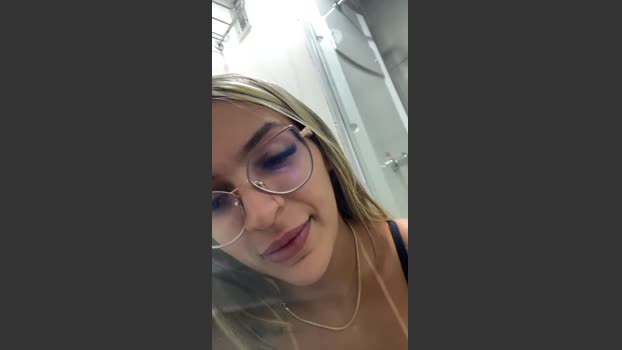 brunasoares8 Show Webcam SHOW @ Cam4 10-04-2026
