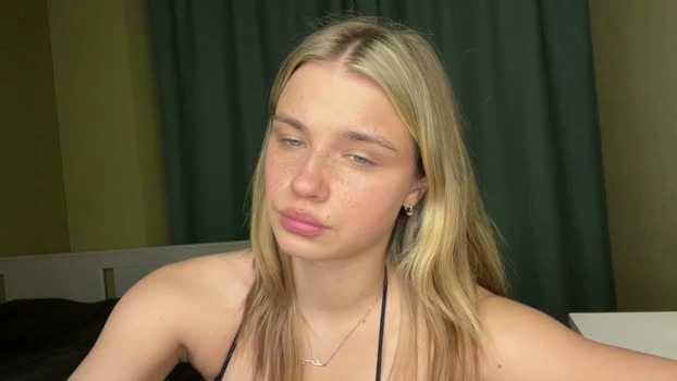⬇️ LindseyWatah 13-04-2026 Download beauty kissing fingering deep
