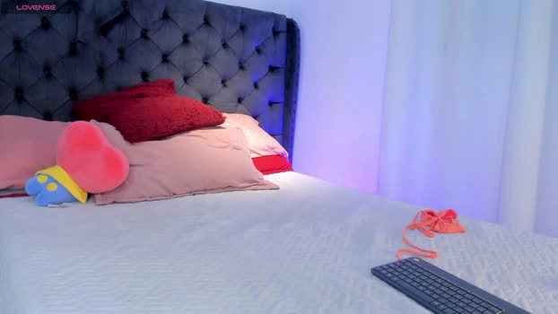 TwoMilkyway 08-05-2026 Download skinny sexy beautiful ass