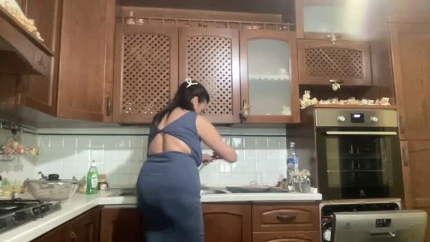 martinabigst 04-06-2026 Download strip skinny kissing dirty